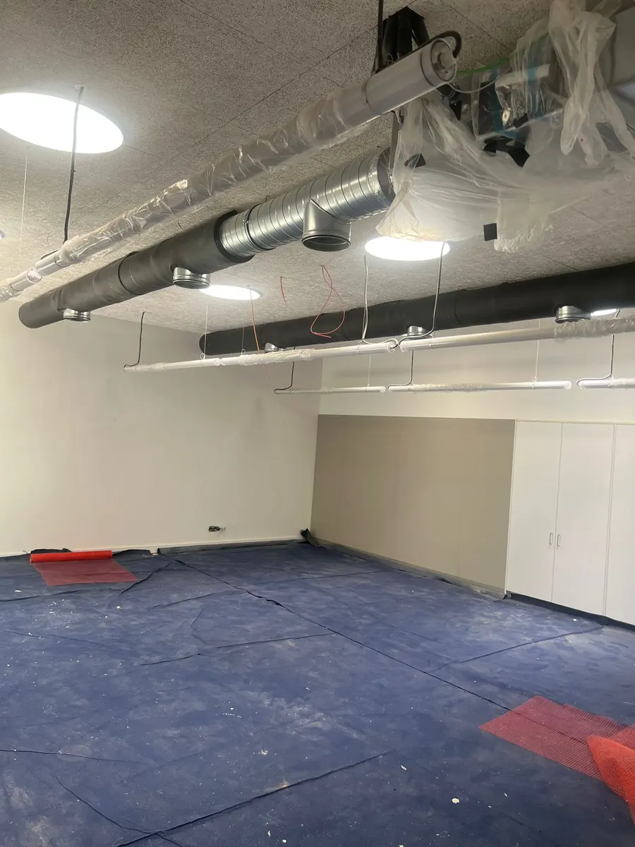 Sala com sistemas técnicos